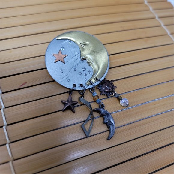 Moon & Stars Dangle Pin Brooch Silver & Gold Vintage - Picture 4 of 5
